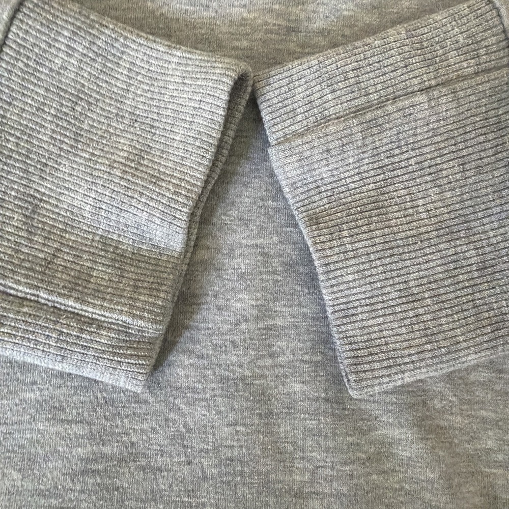 Gymshark Heather Gray Hoodie Men's Size L OG 2018 Long Style Athletic Workout - Picture 8 of 9